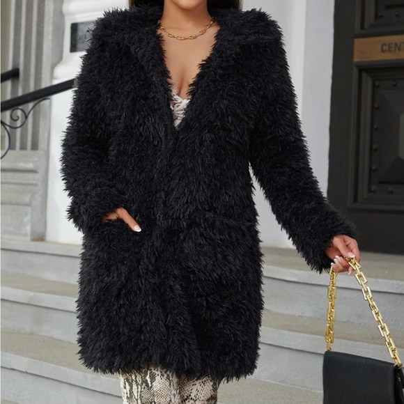 Luxe vegan fur coat - Picture 5 of 8